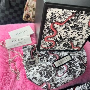 Authentic Gucci Pendant Necklace 🖤 NEW